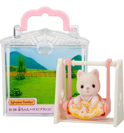 Sylvanian families baby silk en columpio